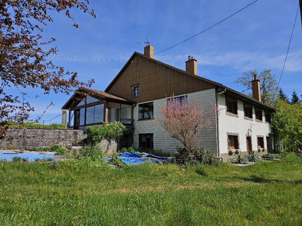 Maison + Appartement sur plus d'1hectare entièrement constructible! Vagney