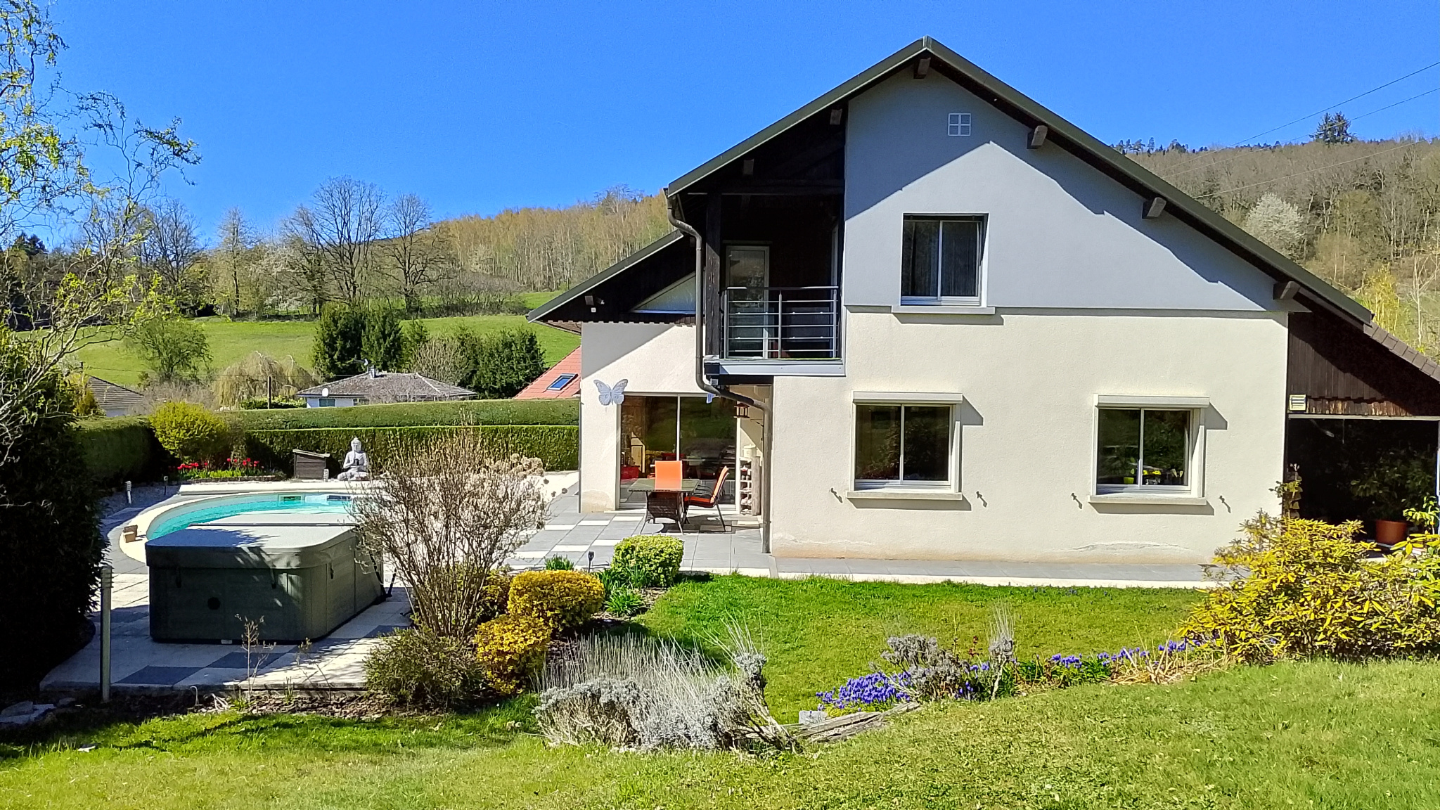 Maison 4 chambres 175 m2 avec piscine - Fraize
